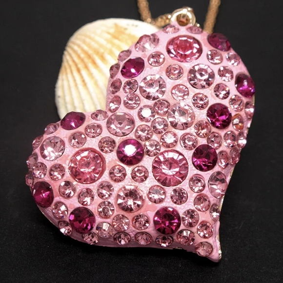 Betsey Johnson Jewelry - 💖 Heart Bling Necklace